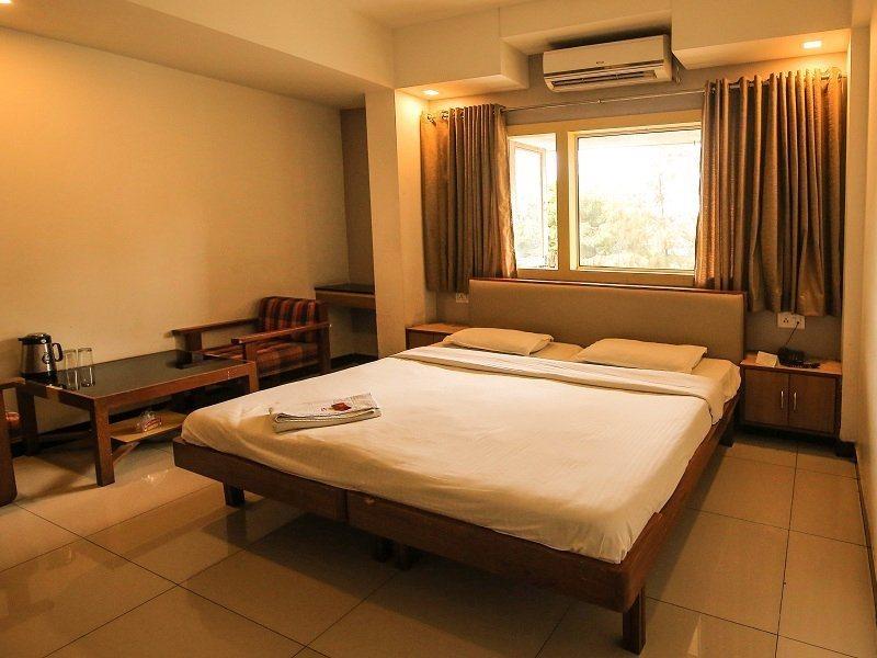 Karād Hotel Sangam מראה חיצוני תמונה