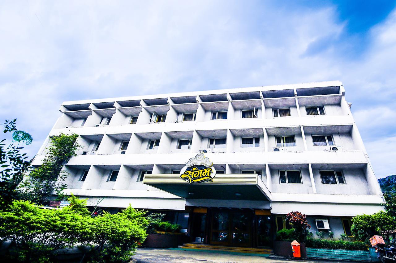Karād Hotel Sangam מראה חיצוני תמונה